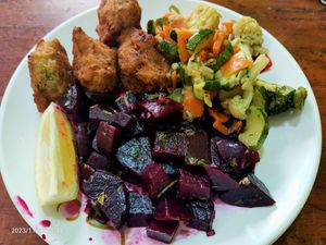 Plate with 3 options at Green Vitality in Santiago