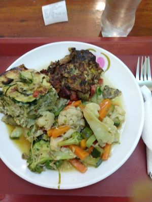 3-choice meal: mixed veggies, squash pie, "burger" at Green Vitality in Santiago