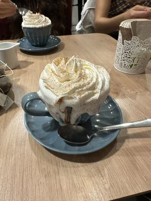 Hot chocolatee  at Bohemian Lane in Bilbao