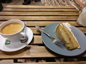5.,10€ for a locally sourced americano and a slice of VEGAN cake  at Bohemian Lane in Bilbao