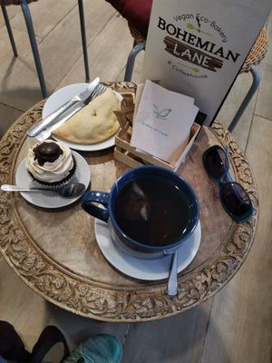 My breakfast. A cupcake and an empanadilla 💕 at Bohemian Lane in Bilbao