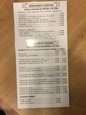 Desayunos / Breakfast at Bohemian Lane in Bilbao