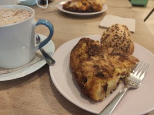 Tortilla with vegan mozzarella at Bohemian Lane in Bilbao