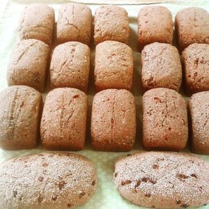 Chia-notenbrood, Haverbrood, Zuidvruchtenbrood. 100% vegan, bio en vrij van gluten en suiker at Crudo in Nijmegen