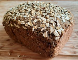 Haverbrood, glutenvrij at Crudo in Nijmegen