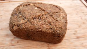 Chia-notenbrood, glutenvrij at Crudo in Nijmegen