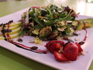 Ojú's salad at El Oju in Granada