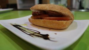 Choripan at El Oju in Granada