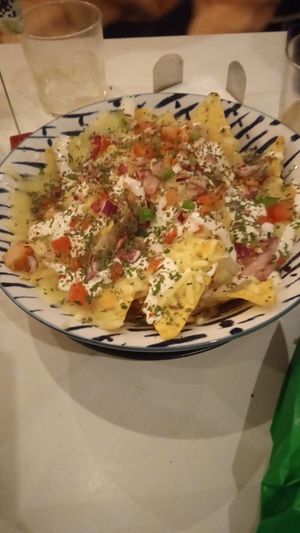 Nachos con queso at El Oju in Granada