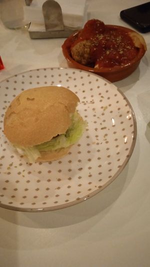 Choripan (tapa) at El Oju in Granada