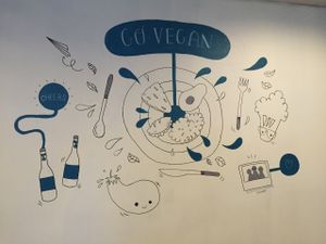 Wall decorating at El Oju at El Oju in Granada