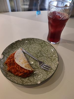 Tapa vegana at El Oju in Granada