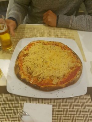 pizza diavola at El Oju in Granada