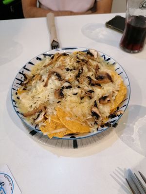 Golden nachos at El Oju in Granada