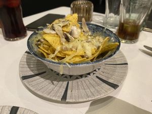 Media ración de nachos golden   at El Oju in Granada