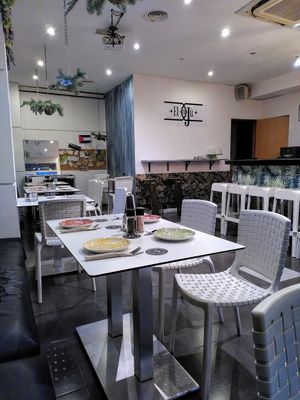 Eat-in space at El Oju in Granada