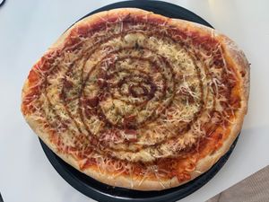 Pizza barbacoa at El Oju in Granada