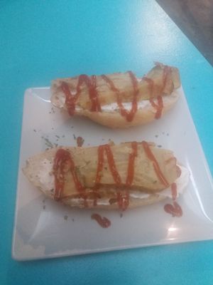 Tortilla with ketchup at El Oju in Granada