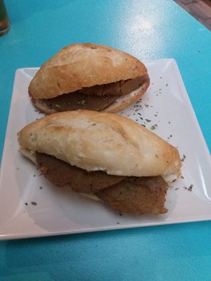 Seitan sandwich at El Oju in Granada