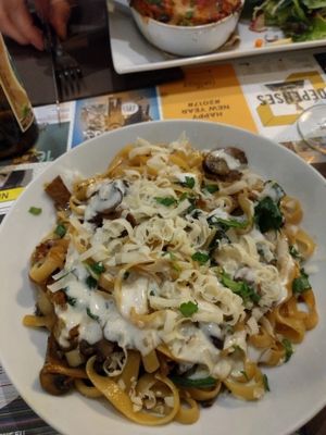 pasta with mushrooms, cream and spinach. at Mezzaluna in Saint-laurent-blangy