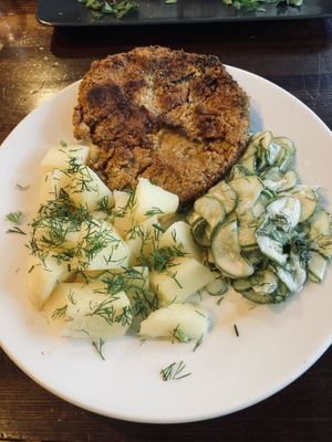 schabowy z ziemniakami at Restauracja Ciasna in Torun