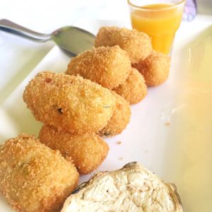 Croquetas veganas at Casa Chema in Oviedo