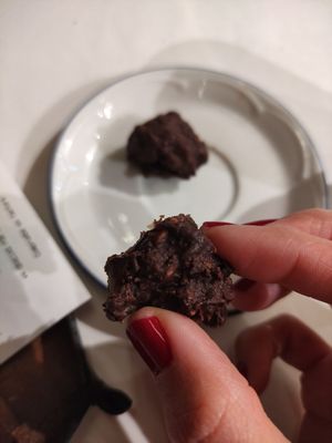 Chocolate vegano con la cuenta at Casa Chema in Oviedo