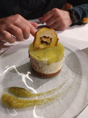 Tarta de queso y kiwi vegano at Casa Chema in Oviedo