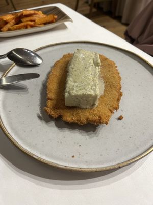Escalopa de Seitan con doblón de queso de almendra y albahaca   at Casa Chema in Oviedo