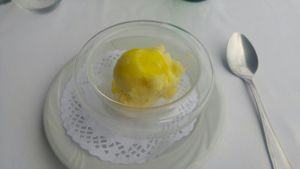 Espectacular helado de manzana at Casa Chema in Oviedo