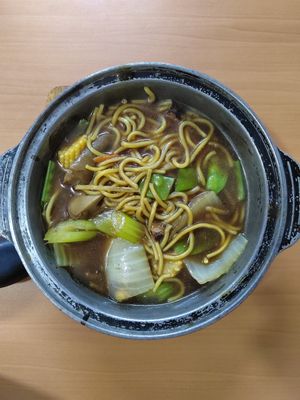 Claypot Noodles at Xing Hua Vegetarian 兴化美食 - Fortune Centre in Central Singapore