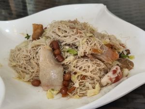 Signature bee hoon at Xing Hua Vegetarian 兴化美食 - Fortune Centre in Central Singapore