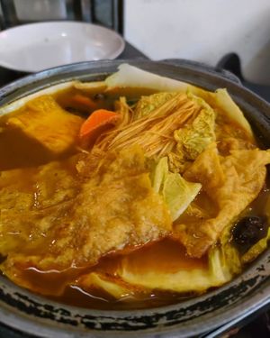 Tom Yam Hotpot at Xing Hua Vegetarian 兴化美食 - Fortune Centre in Central Singapore