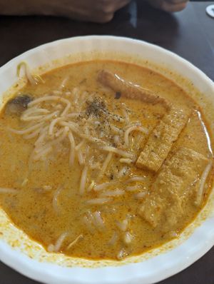 Laksa (doesn't look so pretty busy yummy!) at Xing Hua Vegetarian 兴化美食 - Fortune Centre in Central Singapore