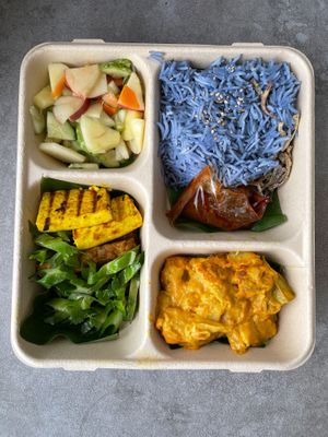 1.蓝花椰油饭 Blue Flower Nasi Lemak RM20
Hericium mushroom rendang, , Organic tempeh slices, Roasted Peanut and Vegan Anchovies, Blanched Organic Vegetables, Fragrant Basmati  at Green Bamboo Organic Shop in Kuala Lumpur
