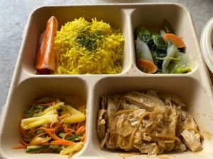素G黄姜饭 Vegetarian ‘Chicken’ Turmeric Rice RM20
Steamed beancurd, Blanched Organic Greens, Cucumber, Tomatoes, in-house chili sauce, soup, and Basmathi Turmeric rice.
 at Green Bamboo Organic Shop in Kuala Lumpur