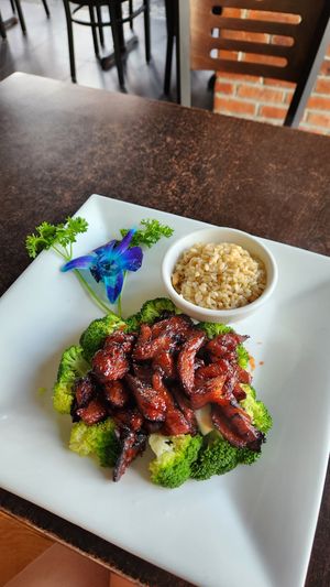 Vegan Ribs with Broccoli at Jujube Tree in Astoria