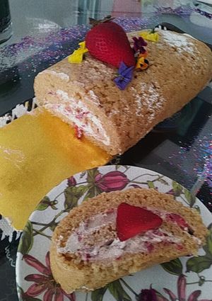 Brazo de reina 🍓🍓🍓 at Vegan Bambú in Bogota