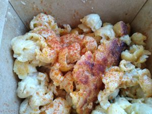Mac and cheese at Bistro Vonish Food Truck in Austin