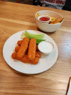 Wingz and friez at Veggie Grill in Walnut Creek