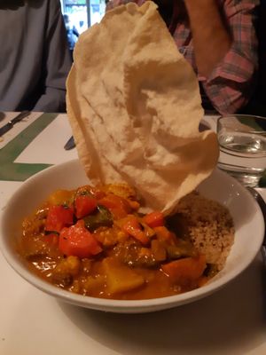 Main / Curry de verduras at VEGA - Luna in Madrid