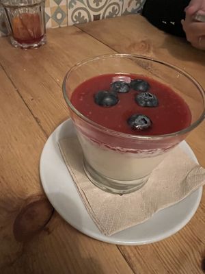 Panacotta de yuzu at VEGA - Luna in Madrid