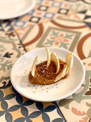 Hummus casero para el aperitivo  at VEGA - Luna in Madrid