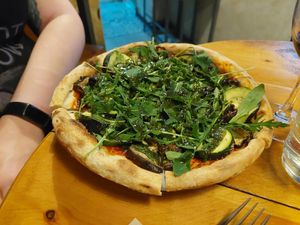 Main / Pizza with tons of rocker at VEGA - Luna in Madrid