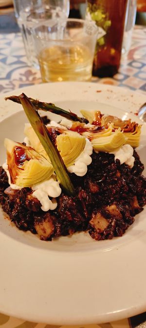 Arroz negro con alioli y calamar. at VEGA - Luna in Madrid