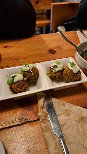 Un pequeño paraíso vegano, donde cada plato es casero y está delicioso. at VEGA - Luna in Madrid