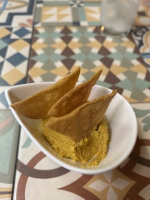 Entradinha de pasta de cenoura grátis  at VEGA - Luna in Madrid