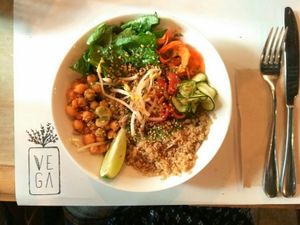 Buddha Bowl at VEGA - Luna in Madrid