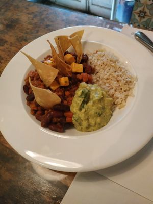 Vegan chilli at VEGA - Luna in Madrid