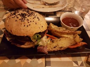 Hamburgesa at VEGA - Luna in Madrid